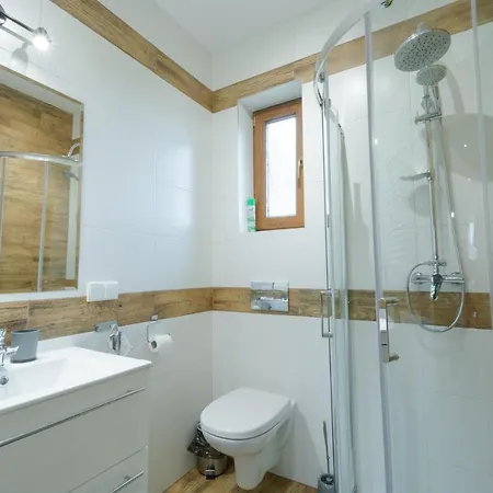 Dw Kinga & Na Granicznej Z Jacuzzi 別荘 Kacwin