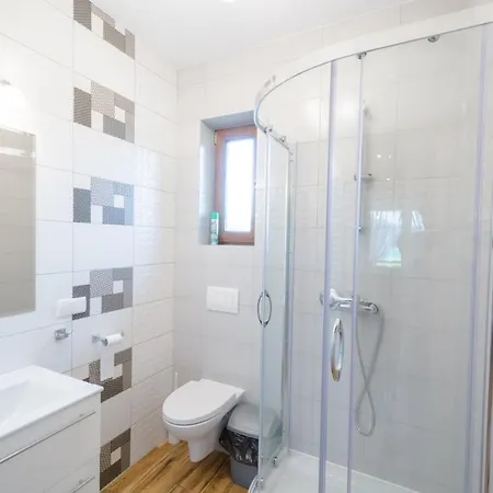 別荘 Dw Kinga & Na Granicznej Z Jacuzzi Kacwin