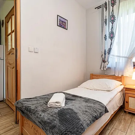 Dw Kinga & Na Granicznej Z Balia W Ogrodzie Сasa de vacaciones Kacwin