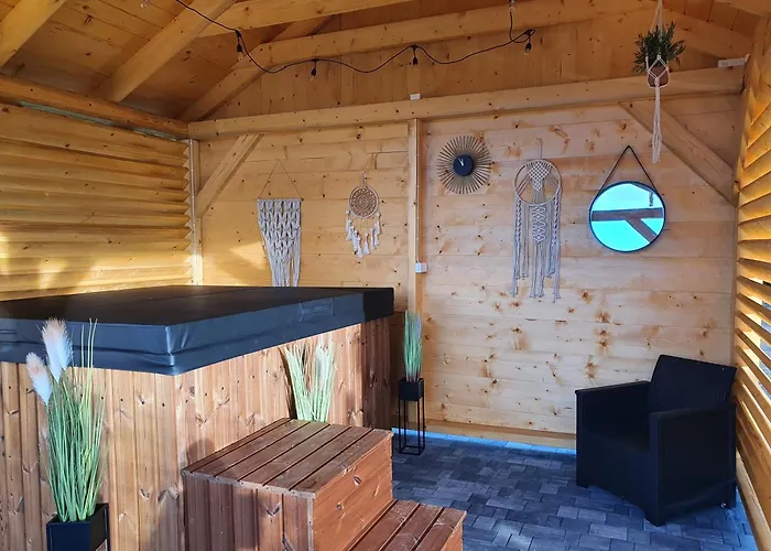 Dw Kinga & Na Granicznej Z Jacuzzi Hébergement de vacances